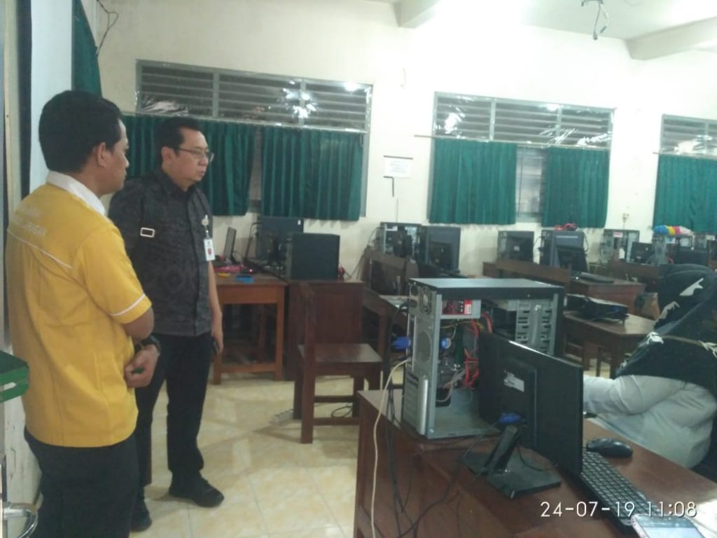 kunjungan bappenas bappeda di smk bina harapan sleman