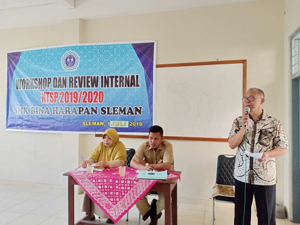 workshop administrasi guru dan kurikulum smk bina harapan sleman