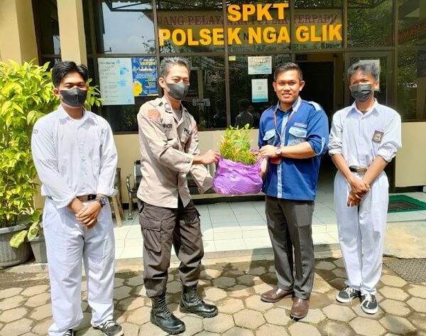 SMK Bina Harapan Peduli Lingkungan Ajak Masyarakat Menanam Pohon
