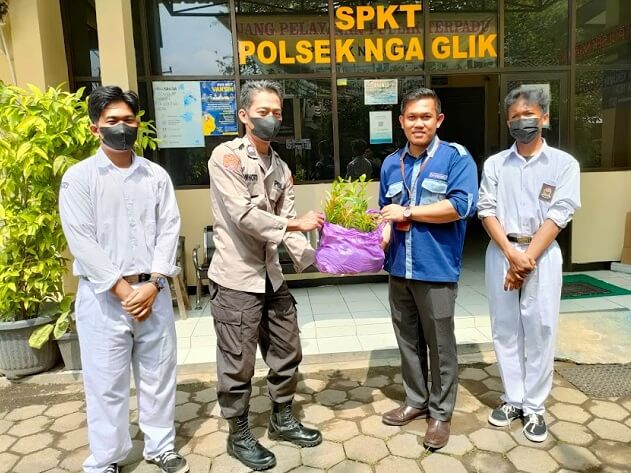 SMK Bina Harapan Peduli Lingkungan Ajak Masyarakat Menanam Pohon