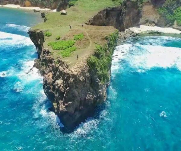 Trip Sumba: Pengalaman Wisata Tak Terlupakan di Pulau Seribu Gugusan Karang