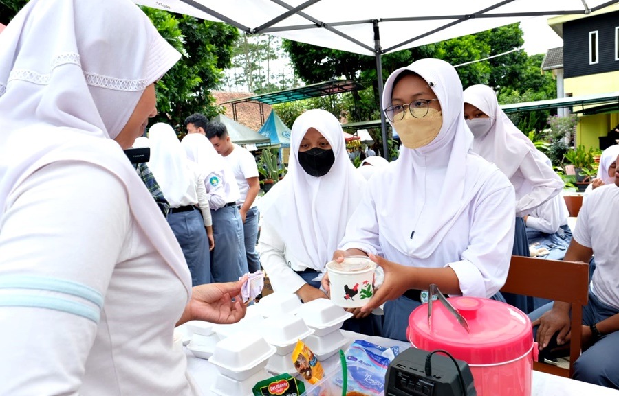 Tips Parenting untuk Orang Tua yang Memiliki Anak Usia SMA/SMK