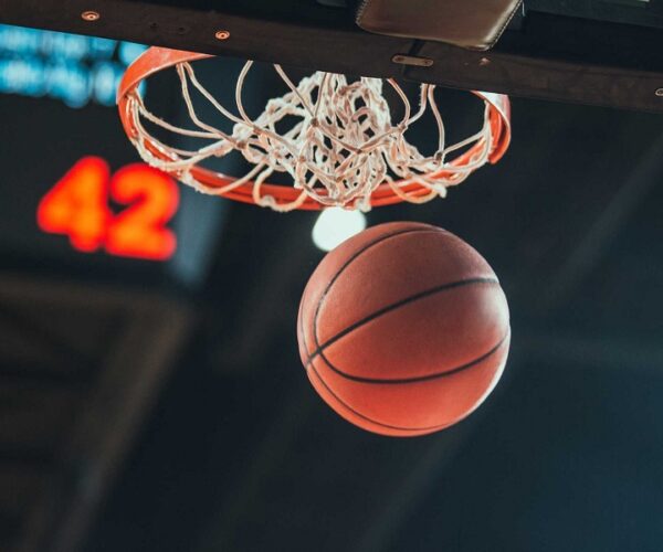 Teknik Dasar Bola Basket untuk Siswa SMK