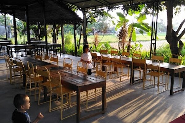 Rekomendasi Restoran Tepi Sawah Buka Bersama di Sleman