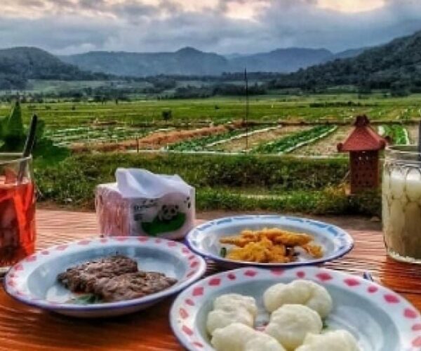 Rumah Makan Murah Meriah dengan View Unik di Jogja