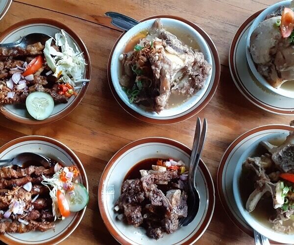 Sop dan Sate Sapi Pak Bayu