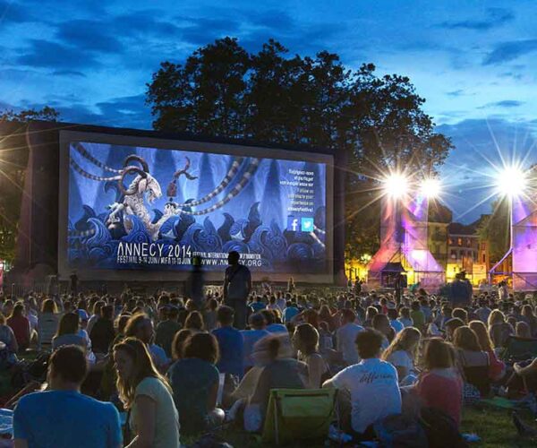 Mengapa Film Festival Berbeda dari Film Mainstream?