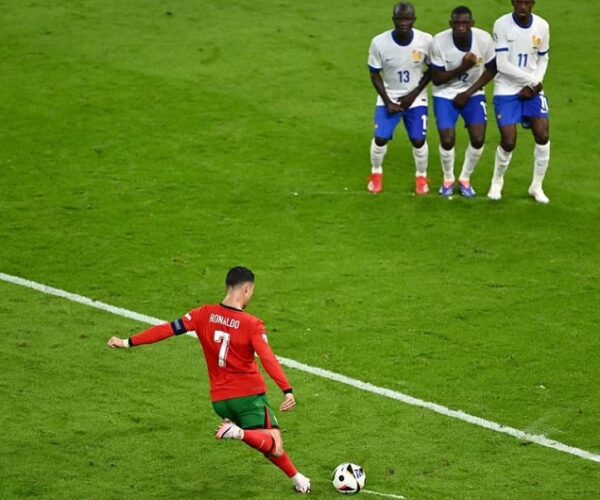 Teknik Pengambilan Bola Mati dalam Sepakbola