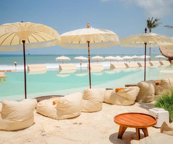 Beach Club Bali dengan Tema Unik dan Dekorasi Instagramable