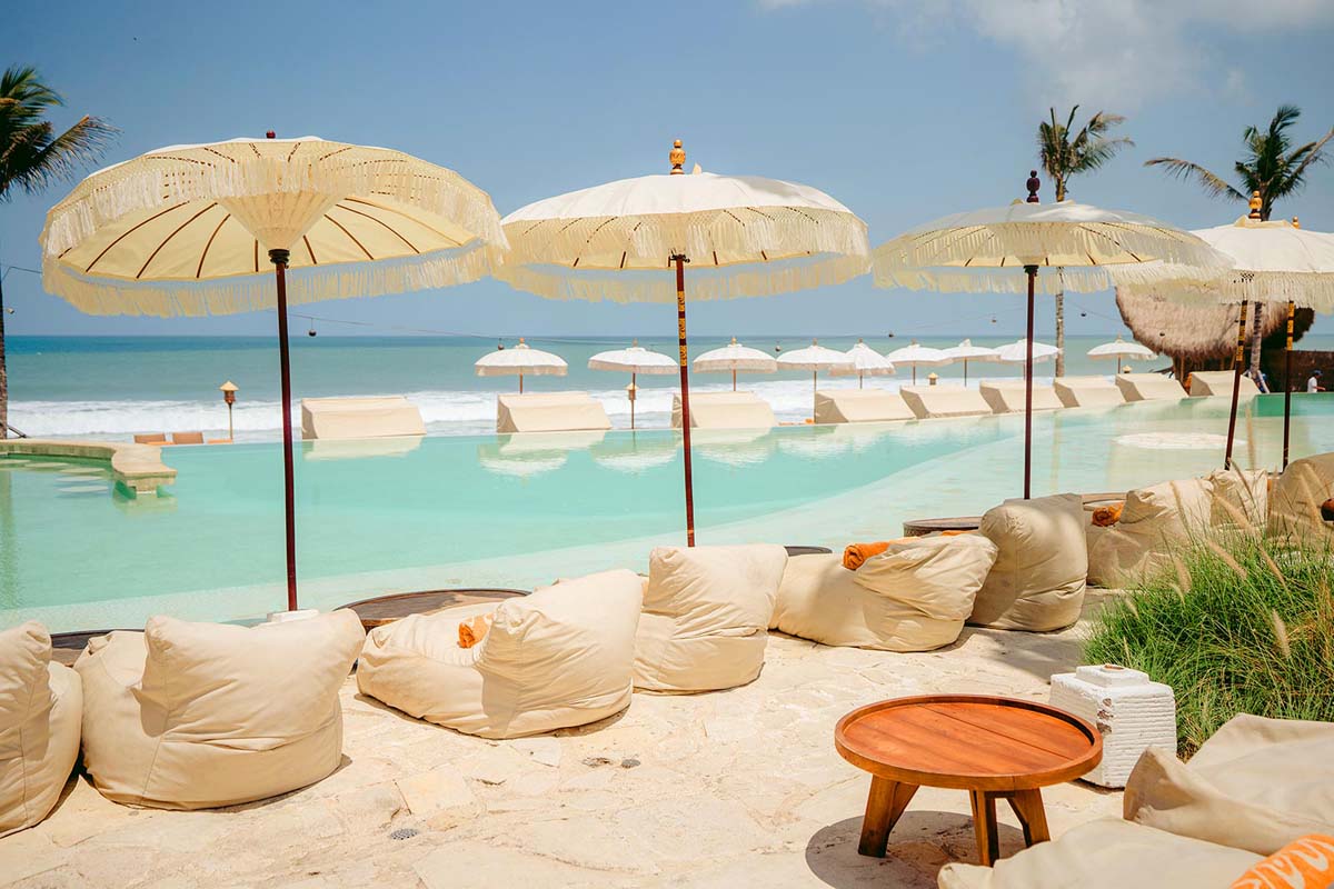 Beach Club Bali dengan Tema Unik dan Dekorasi Instagramable